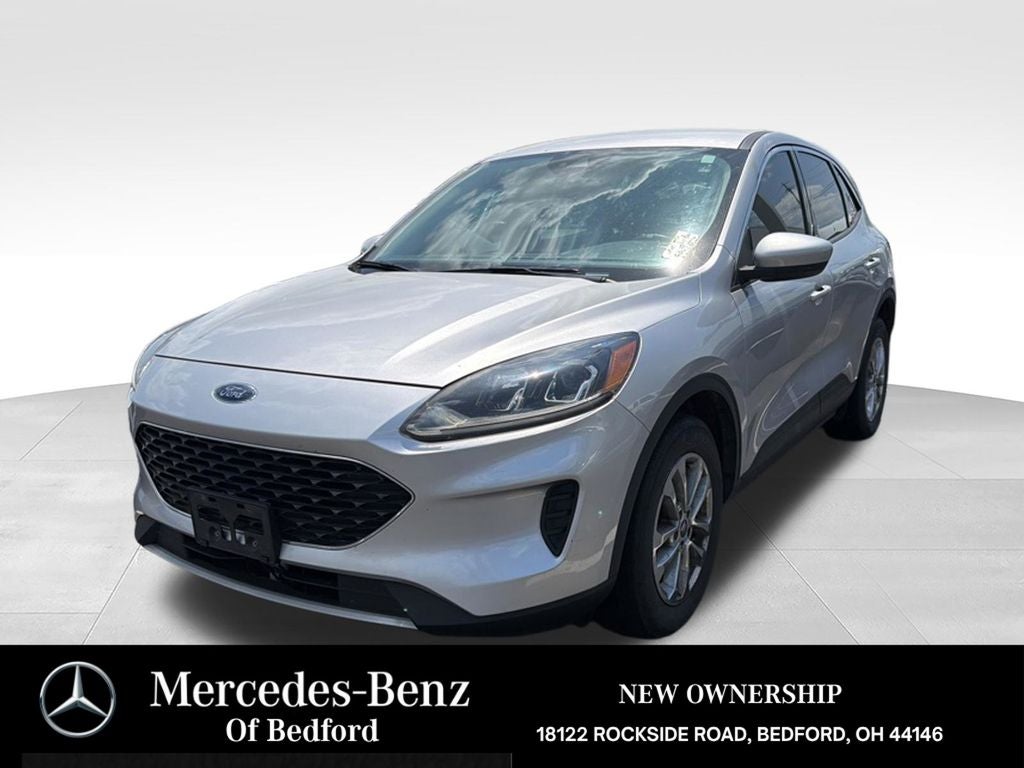 2020 Ford Escape SE in Ingot Silver — front three-quarter view