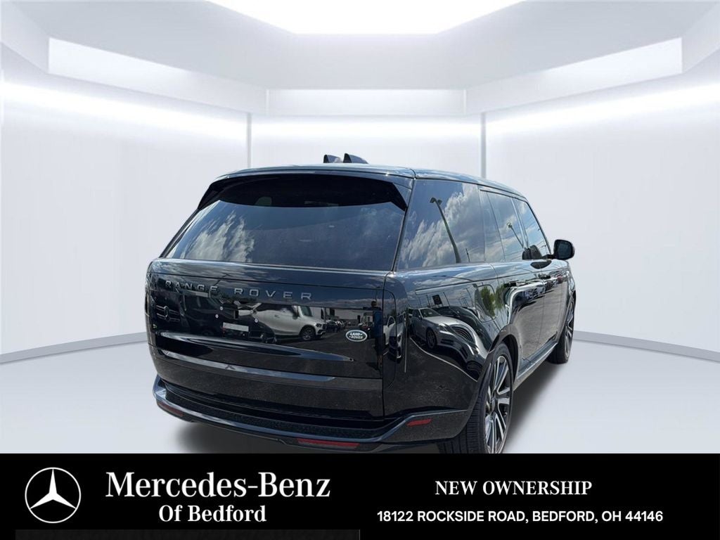 2023 Land Rover Range Rover — interior view